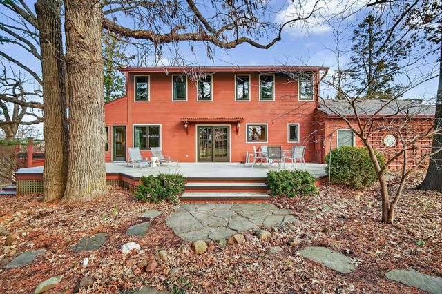 2900 Virginia Place, Des Moines, IA 50321