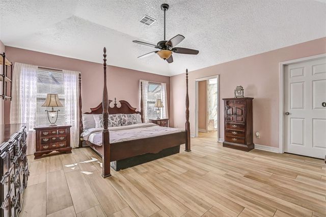 4721 Willow Street, Pasadena, TX 77586