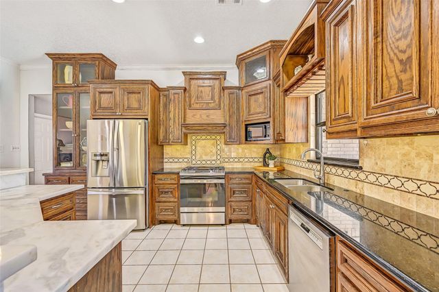 4721 Willow Street, Pasadena, TX 77586