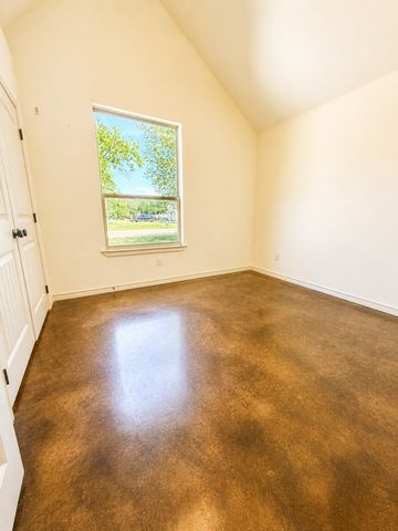 5402 Arrowhead Drive, Granbury, TX 76048