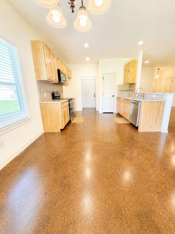 5402 Arrowhead Drive, Granbury, TX 76048
