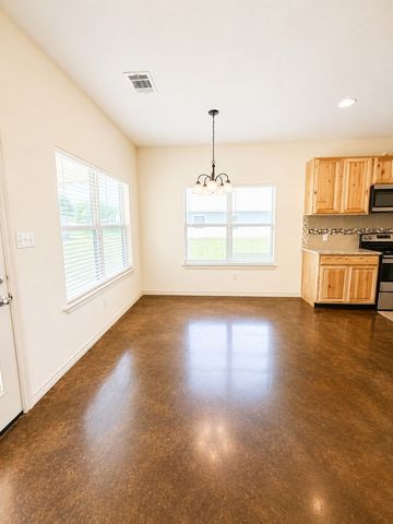5402 Arrowhead Drive, Granbury, TX 76048