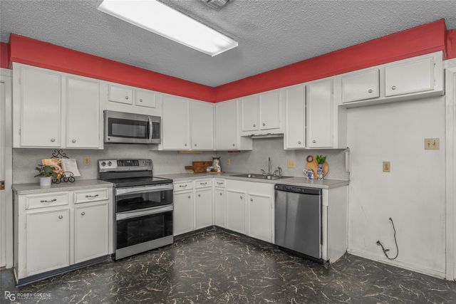 400 Plaza Circle, Bossier City, LA 71111