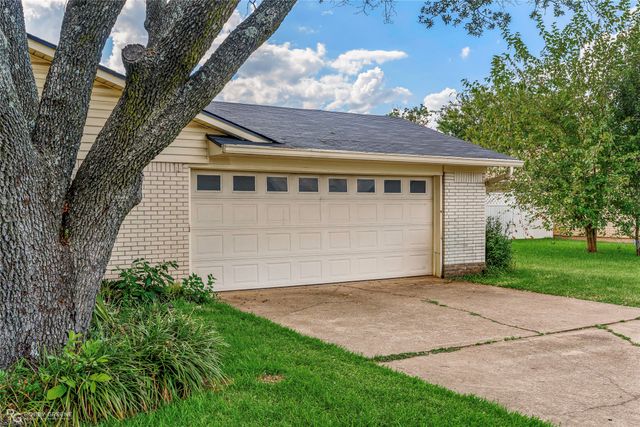 400 Plaza Circle, Bossier City, LA 71111