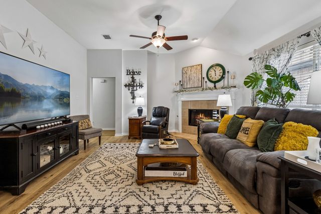 2136 Pritchard Drive, Grapevine, TX 76051