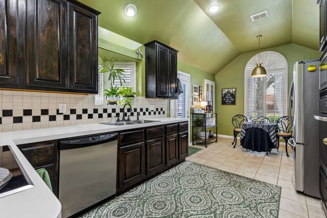 2136 Pritchard Drive, Grapevine, TX 76051