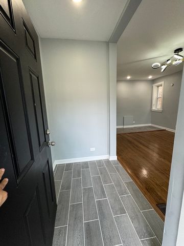 5919 S Rockwell Street, Chicago, IL 60629