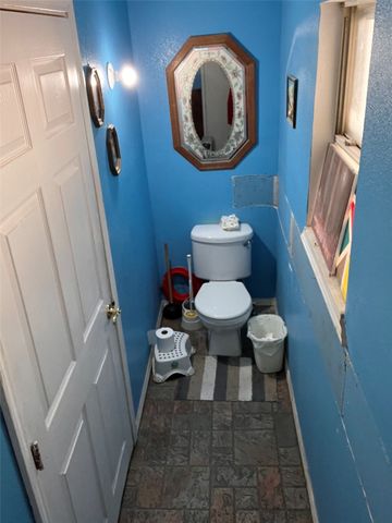 4838 Wisteria Street, Dallas, TX 75211