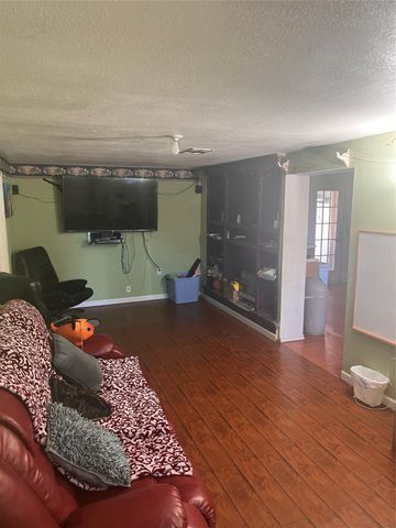 4838 Wisteria Street, Dallas, TX 75211