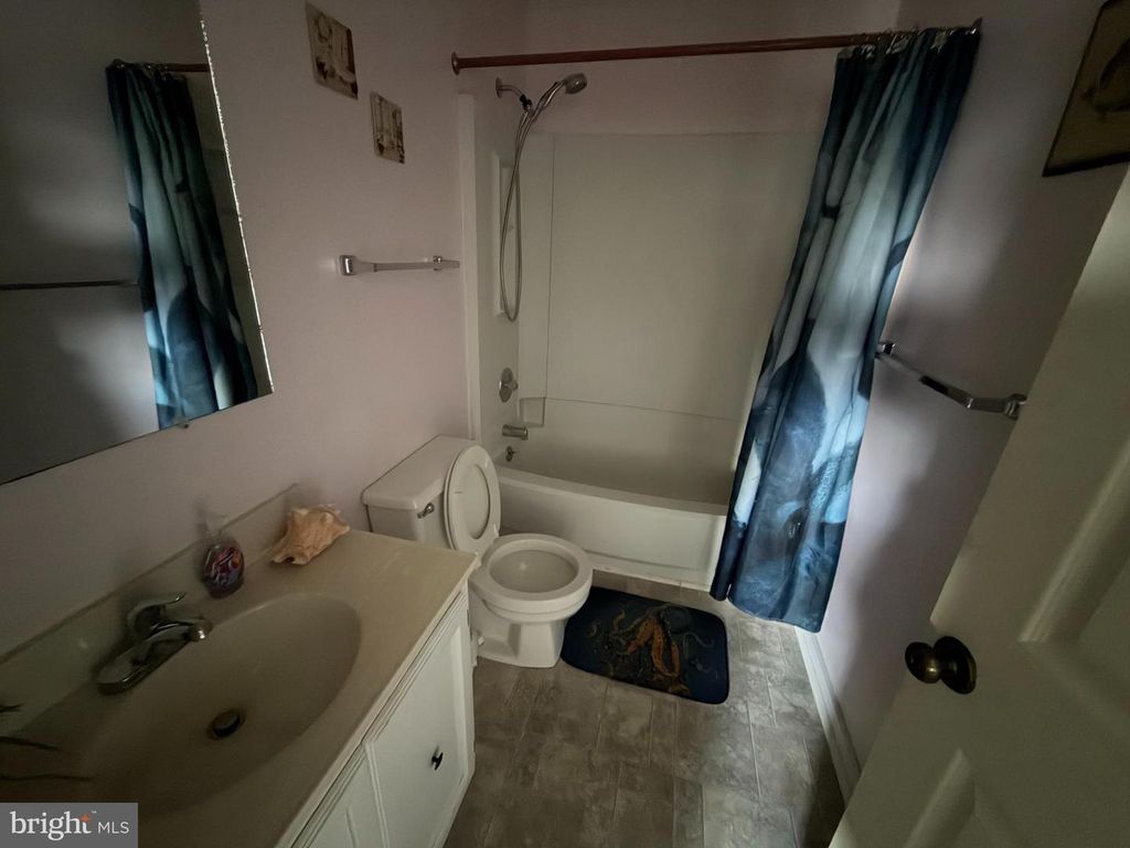 Image 7 of property listing at 119 OLD LANDING RD #301-H, Ocean City, MD 21842