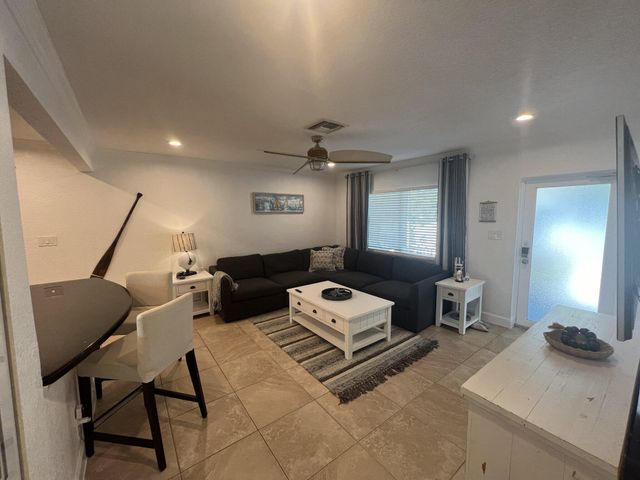 468 W Ocean Avenue, Boynton Beach, FL 33435