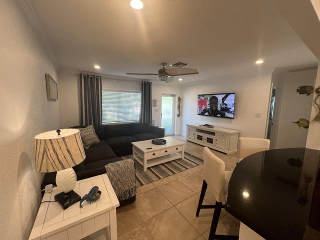 468 W Ocean Avenue, Boynton Beach, FL 33435