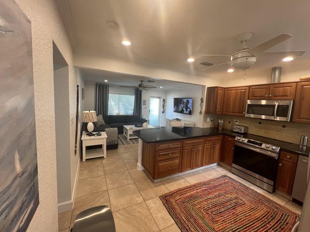468 W Ocean Avenue, Boynton Beach, FL 33435