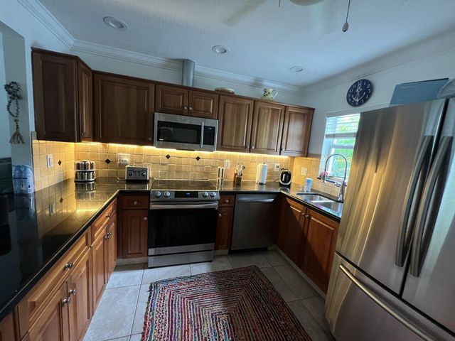 468 W Ocean Avenue, Boynton Beach, FL 33435