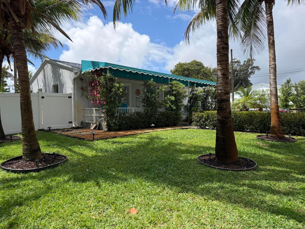 468 W Ocean Avenue, Boynton Beach, FL 33435