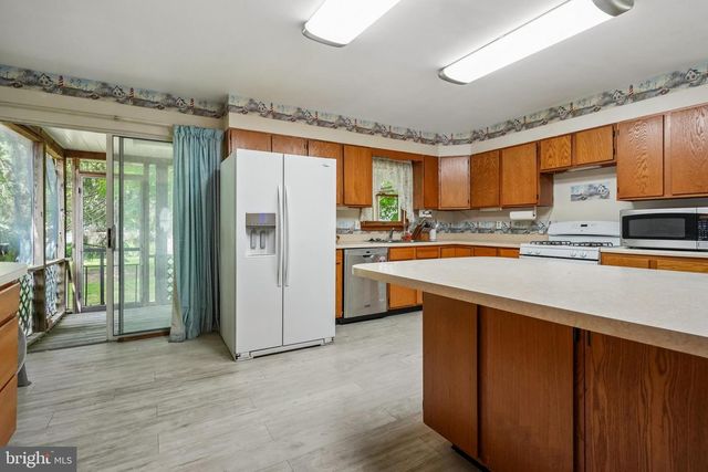 29 TRINITY PL, Barrington, NJ 08007