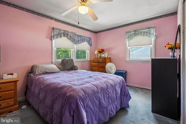 29 TRINITY PL, Barrington, NJ 08007