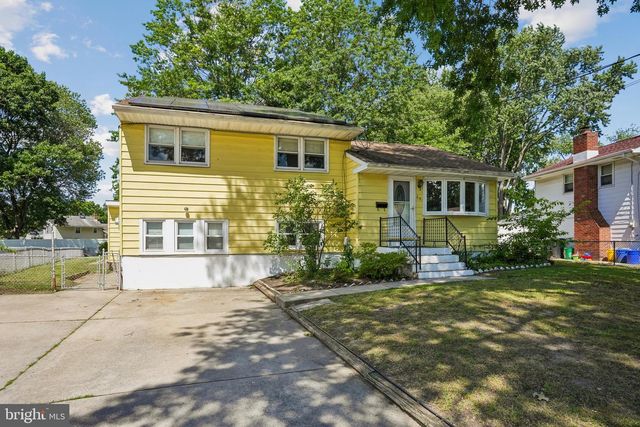 29 TRINITY PL, Barrington, NJ 08007
