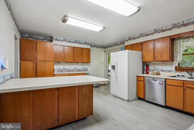 29 TRINITY PL, Barrington, NJ 08007