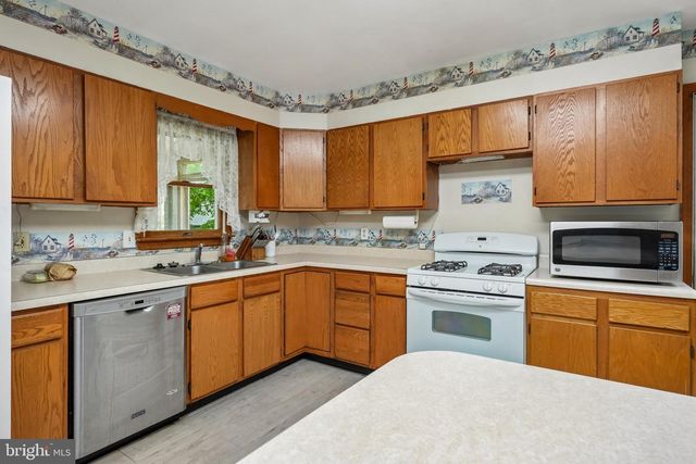 29 TRINITY PL, Barrington, NJ 08007