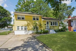 29 TRINITY PL, Barrington, NJ 08007