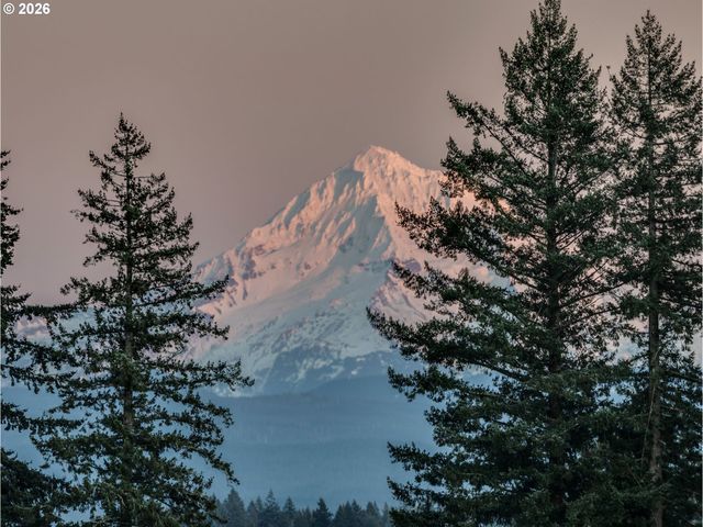 7634 Se HOGAN Rd, Gresham, OR 97080