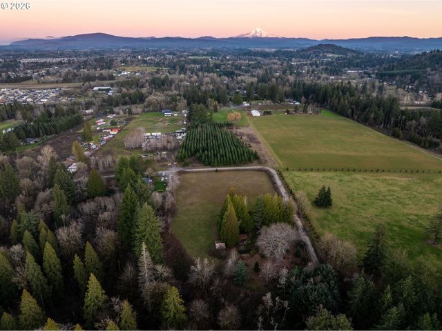 7634 Se HOGAN Rd, Gresham, OR 97080