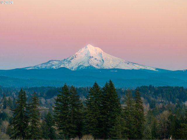 7634 Se HOGAN Rd, Gresham, OR 97080