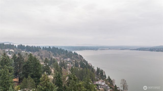 7820 W Mercer Way, Mercer Island, WA 98040