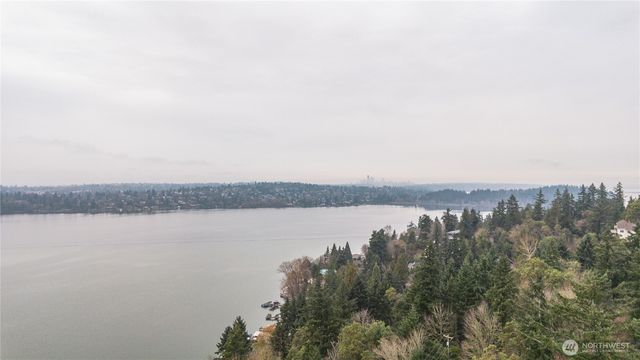 7820 W Mercer Way, Mercer Island, WA 98040