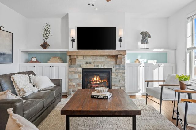2479 Woods Drive, Victoria, MN 55386
