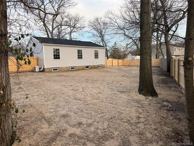 661 College Road, Farmingville, NY 11738