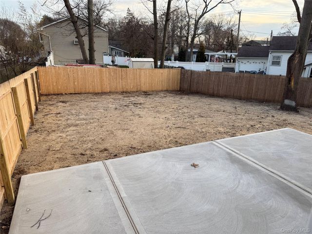 661 College Road, Farmingville, NY 11738