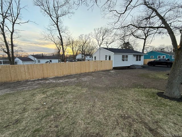 661 College Road, Farmingville, NY 11738