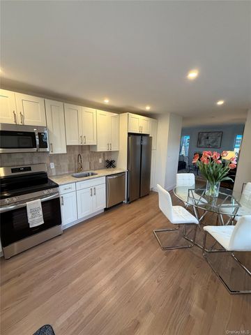 661 College Road, Farmingville, NY 11738