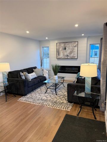 661 College Road, Farmingville, NY 11738