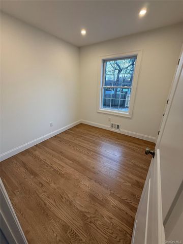 661 College Road, Farmingville, NY 11738