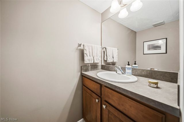 988 Tradewinds Cove, Painesville, OH 44077