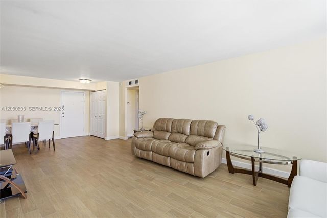 231 174th St 901, Sunny Isles Beach, FL 33160