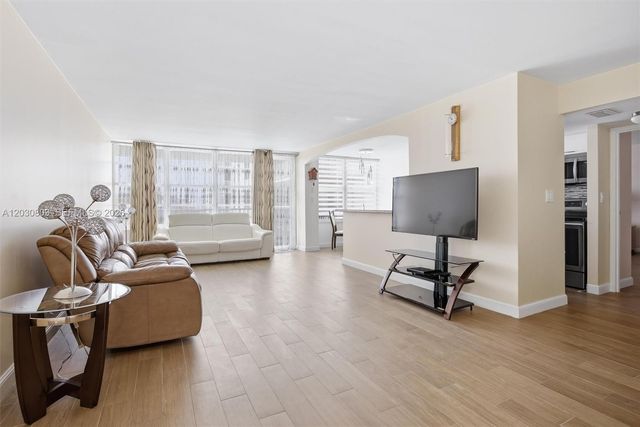 231 174th St 901, Sunny Isles Beach, FL 33160
