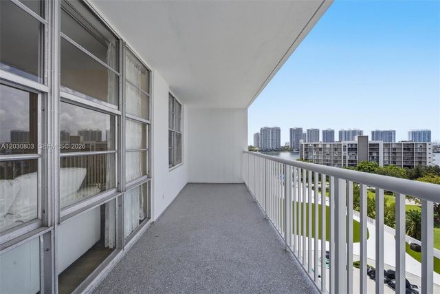 231 174th St 901, Sunny Isles Beach, FL 33160