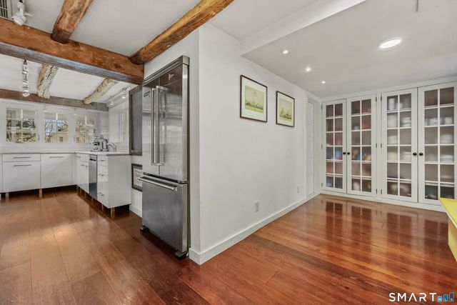 37 Haviland Court, Stamford, CT 06903