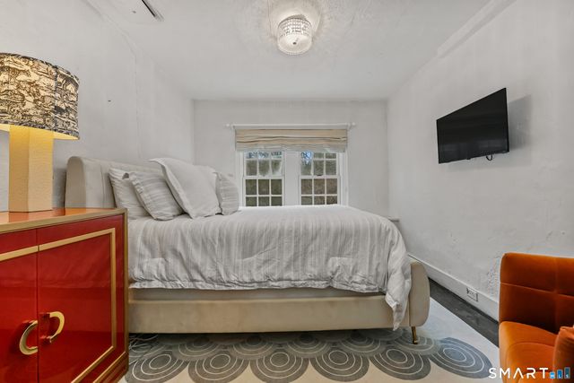 37 Haviland Court, Stamford, CT 06903