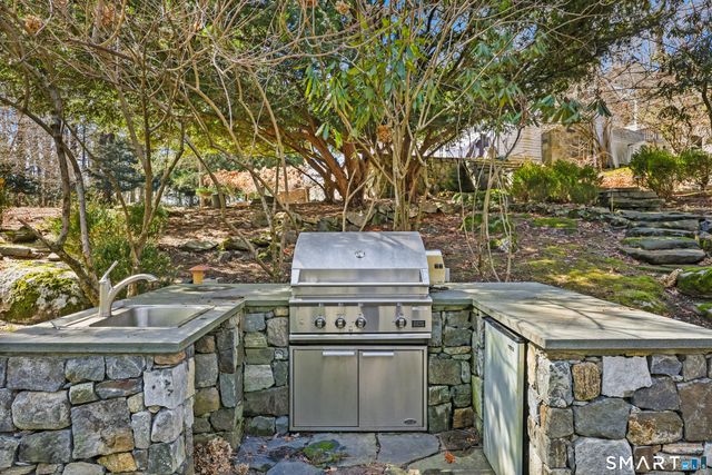 37 Haviland Court, Stamford, CT 06903