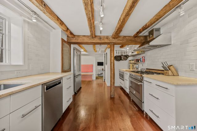 37 Haviland Court, Stamford, CT 06903