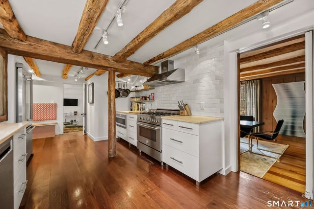 37 Haviland Court, Stamford, CT 06903