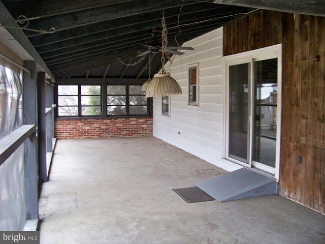 1222 GEORGETOWN RD, Christiana, PA 17509