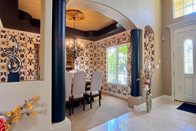 466 E Hillcrest Avenue, Fresno, CA 93720