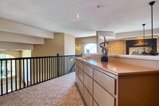 466 E Hillcrest Avenue, Fresno, CA 93720