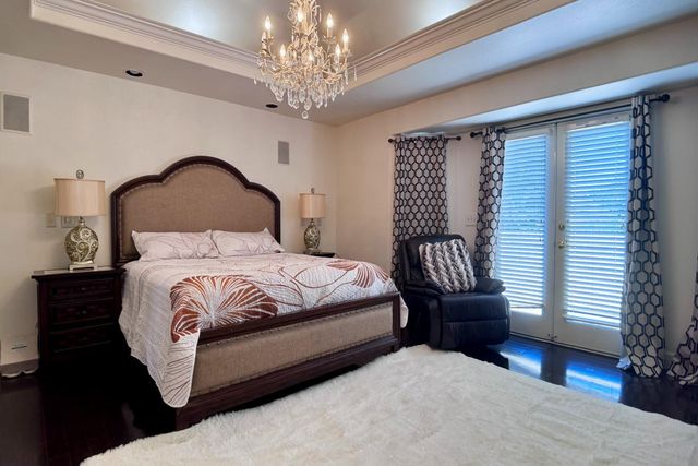 466 E Hillcrest Avenue, Fresno, CA 93720